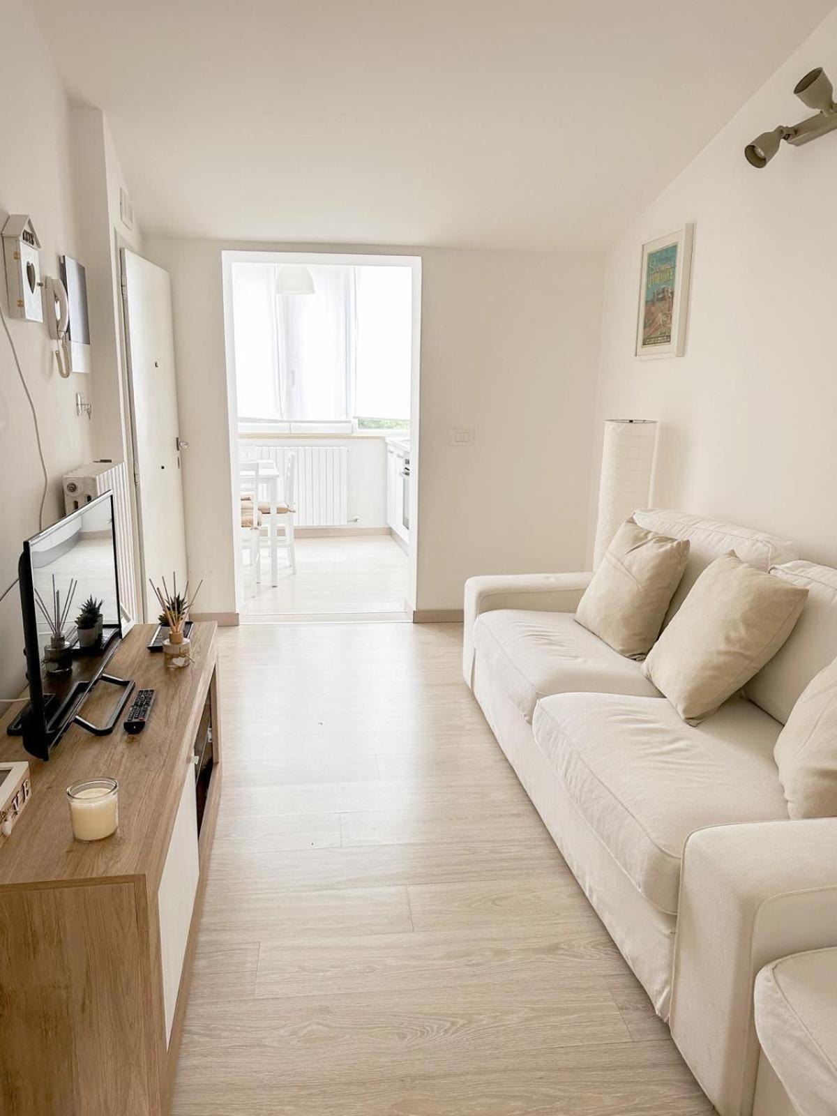 Apartament La Via Del Castello Castelferretti Zewnętrze zdjęcie