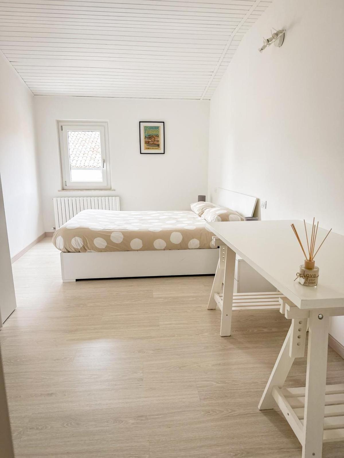 Apartament La Via Del Castello Castelferretti Zewnętrze zdjęcie