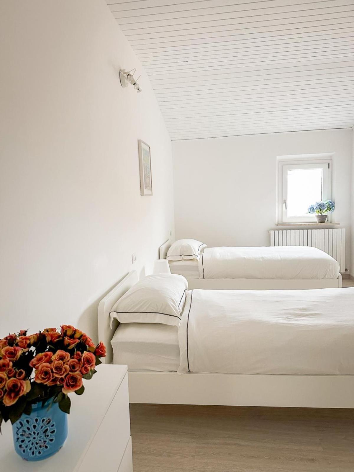 Apartament La Via Del Castello Castelferretti Zewnętrze zdjęcie
