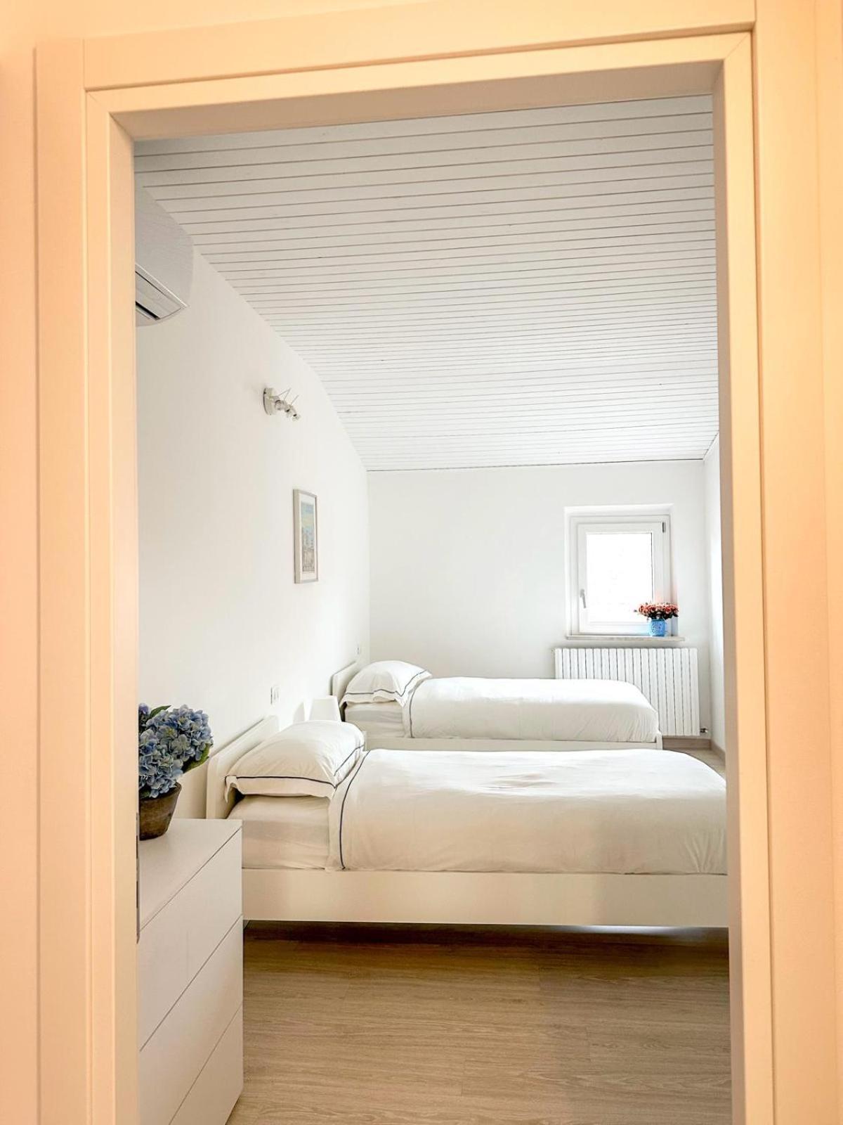 Apartament La Via Del Castello Castelferretti Zewnętrze zdjęcie